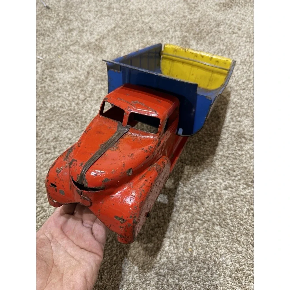 Vintage Lumar  Contractors Toy Dump truck Steel Its From The 1940s 1950s Era‎